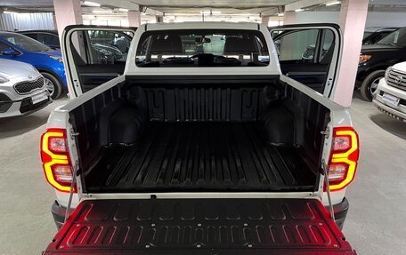 Toyota Hilux VIII, 2020 год, 5 450 000 рублей, 23 фотография