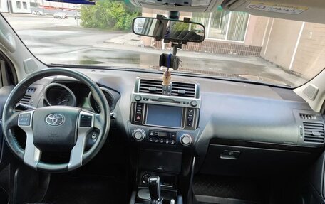 Toyota Land Cruiser Prado 150 рестайлинг 2, 2014 год, 3 300 000 рублей, 8 фотография