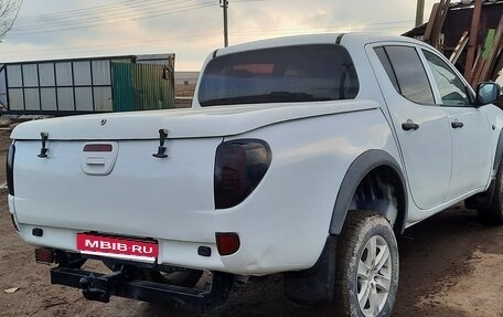Mitsubishi L200 IV рестайлинг, 2008 год, 800 000 рублей, 3 фотография
