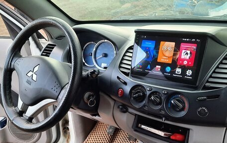 Mitsubishi L200 IV рестайлинг, 2008 год, 800 000 рублей, 9 фотография