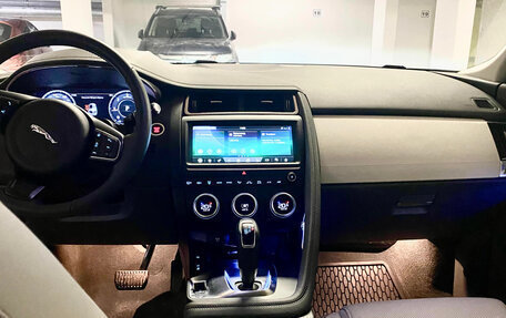 Jaguar E-Pace, 2019 год, 3 850 000 рублей, 4 фотография