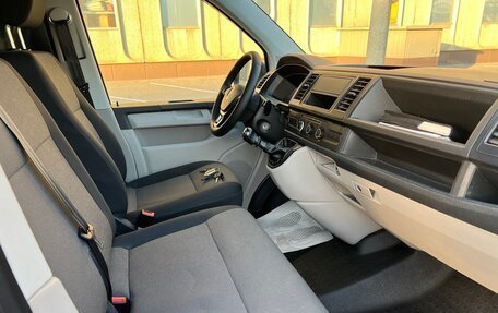 Volkswagen Transporter T6 рестайлинг, 2015 год, 1 870 000 рублей, 12 фотография