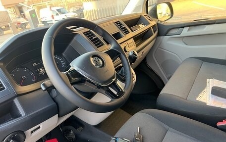 Volkswagen Transporter T6 рестайлинг, 2015 год, 1 870 000 рублей, 10 фотография