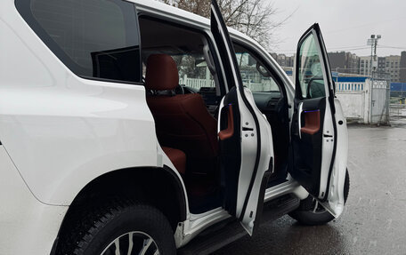 Toyota Land Cruiser Prado 150 рестайлинг 2, 2021 год, 6 577 000 рублей, 4 фотография