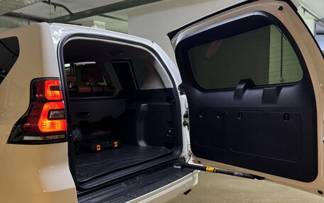 Toyota Land Cruiser Prado 150 рестайлинг 2, 2021 год, 6 577 000 рублей, 9 фотография
