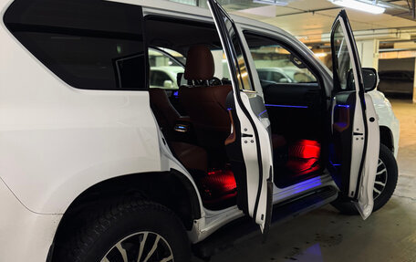 Toyota Land Cruiser Prado 150 рестайлинг 2, 2021 год, 6 577 000 рублей, 12 фотография