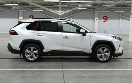 Toyota RAV4, 2021 год, 3 499 950 рублей, 4 фотография