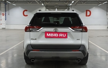 Toyota RAV4, 2021 год, 3 499 950 рублей, 6 фотография