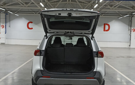 Toyota RAV4, 2021 год, 3 499 950 рублей, 10 фотография