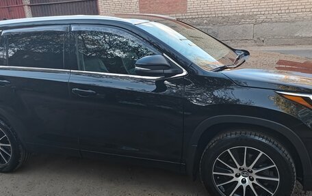 Toyota Highlander III, 2019 год, 3 590 000 рублей, 3 фотография