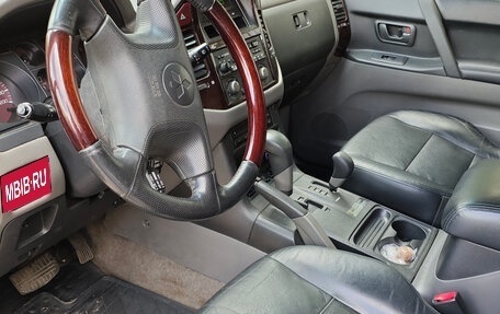 Mitsubishi Pajero III рестайлинг, 2002 год, 1 250 000 рублей, 10 фотография