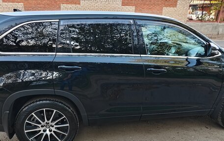 Toyota Highlander III, 2019 год, 3 590 000 рублей, 9 фотография