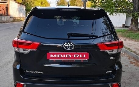 Toyota Highlander III, 2019 год, 3 590 000 рублей, 5 фотография