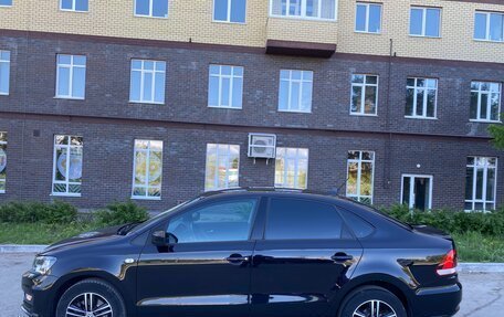 Volkswagen Polo VI (EU Market), 2017 год, 1 260 000 рублей, 2 фотография