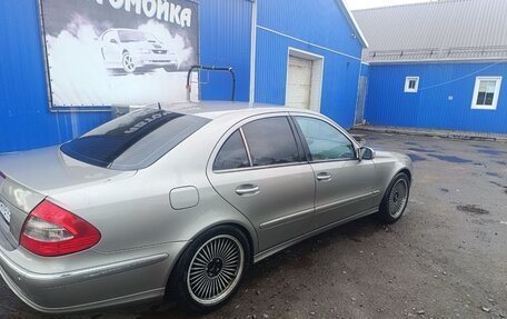 Mercedes-Benz E-Класс, 2004 год, 1 300 000 рублей, 3 фотография
