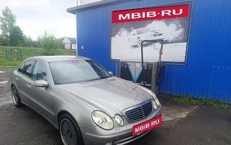 Mercedes-Benz E-Класс, 2004 год, 1 300 000 рублей, 4 фотография