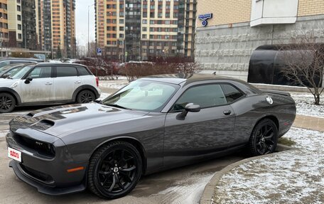 Dodge Challenger III рестайлинг 2, 2016 год, 3 195 000 рублей, 2 фотография