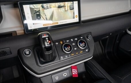 Land Rover Defender II, 2021 год, 8 000 000 рублей, 11 фотография