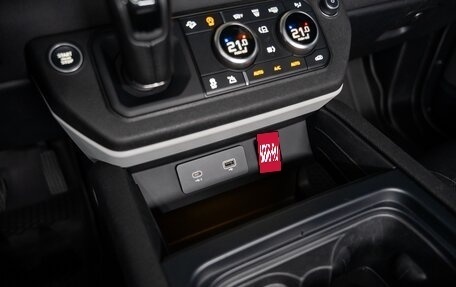 Land Rover Defender II, 2021 год, 8 000 000 рублей, 9 фотография