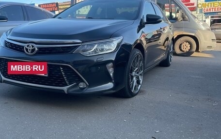 Toyota Camry, 2017 год, 2 150 000 рублей, 3 фотография