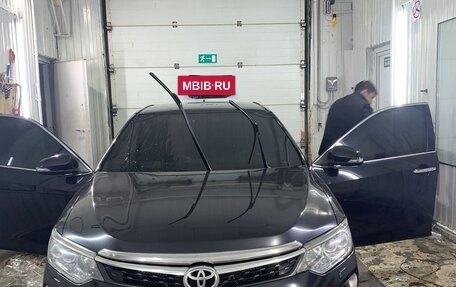 Toyota Camry, 2017 год, 2 150 000 рублей, 2 фотография