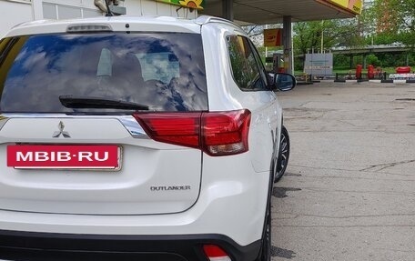 Mitsubishi Outlander III рестайлинг 3, 2016 год, 2 000 000 рублей, 5 фотография