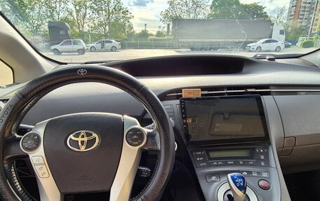 Toyota Prius, 2010 год, 1 350 000 рублей, 16 фотография