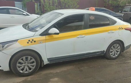 Hyundai Solaris II рестайлинг, 2019 год, 699 000 рублей, 4 фотография
