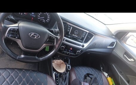Hyundai Solaris II рестайлинг, 2018 год, 980 000 рублей, 3 фотография