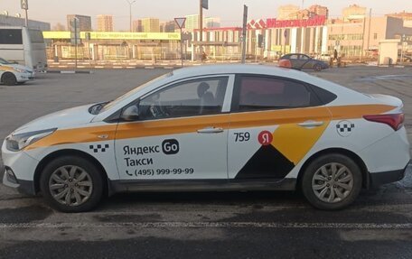 Hyundai Solaris II рестайлинг, 2018 год, 980 000 рублей, 5 фотография