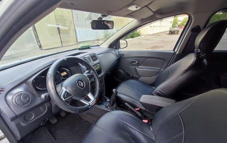 Renault Logan II, 2018 год, 740 000 рублей, 10 фотография