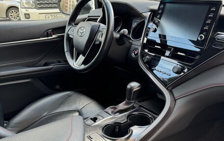 Toyota Camry, 2021 год, 3 600 000 рублей, 5 фотография