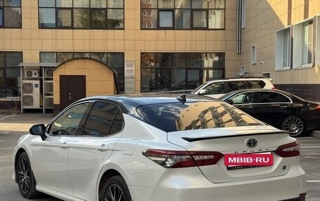 Toyota Camry, 2021 год, 3 600 000 рублей, 7 фотография