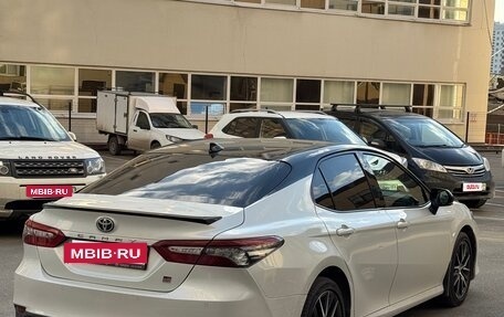 Toyota Camry, 2021 год, 3 600 000 рублей, 9 фотография
