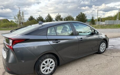 Toyota Prius IV XW50, 2020 год, 2 150 000 рублей, 4 фотография