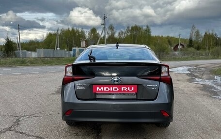 Toyota Prius IV XW50, 2020 год, 2 150 000 рублей, 5 фотография