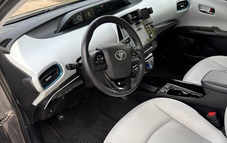 Toyota Prius IV XW50, 2020 год, 2 150 000 рублей, 11 фотография