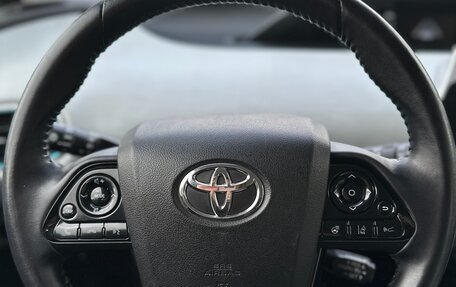 Toyota Prius IV XW50, 2020 год, 2 150 000 рублей, 14 фотография