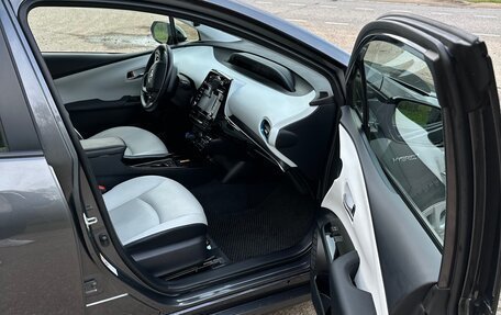 Toyota Prius IV XW50, 2020 год, 2 150 000 рублей, 15 фотография