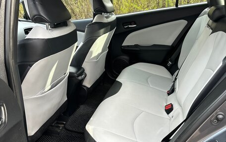 Toyota Prius IV XW50, 2020 год, 2 150 000 рублей, 12 фотография