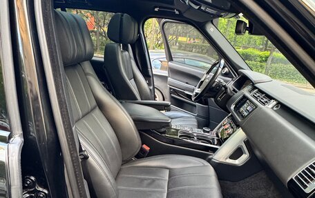 Land Rover Range Rover IV рестайлинг, 2016 год, 4 000 000 рублей, 12 фотография