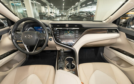 Toyota Camry, 2020 год, 3 380 000 рублей, 9 фотография