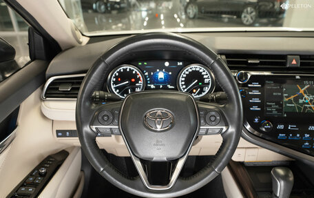 Toyota Camry, 2020 год, 3 380 000 рублей, 11 фотография