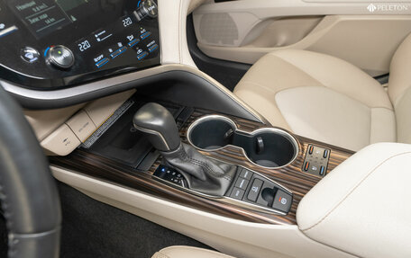 Toyota Camry, 2020 год, 3 380 000 рублей, 18 фотография