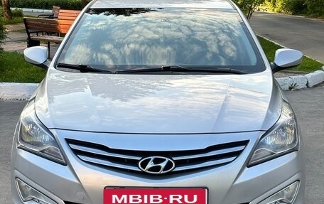 Hyundai Solaris II рестайлинг, 2016 год, 890 000 рублей, 1 фотография