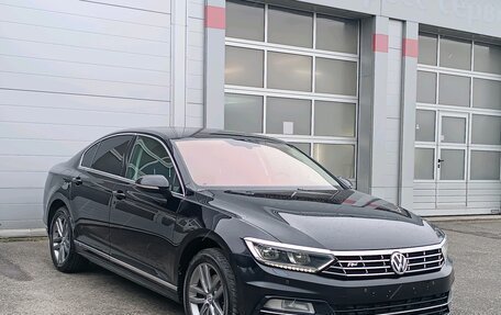 Volkswagen Passat B8 рестайлинг, 2017 год, 1 849 000 рублей, 3 фотография