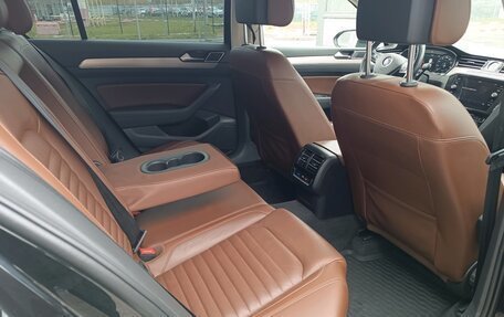 Volkswagen Passat B8 рестайлинг, 2017 год, 1 849 000 рублей, 17 фотография