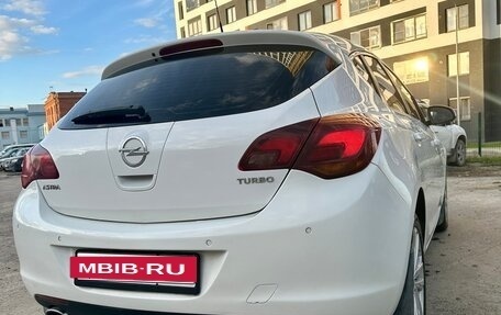 Opel Astra J, 2011 год, 800 000 рублей, 3 фотография