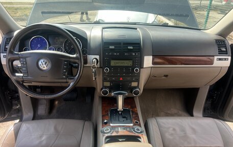 Volkswagen Touareg III, 2010 год, 1 350 000 рублей, 10 фотография