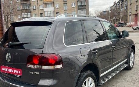 Volkswagen Touareg III, 2010 год, 1 350 000 рублей, 2 фотография